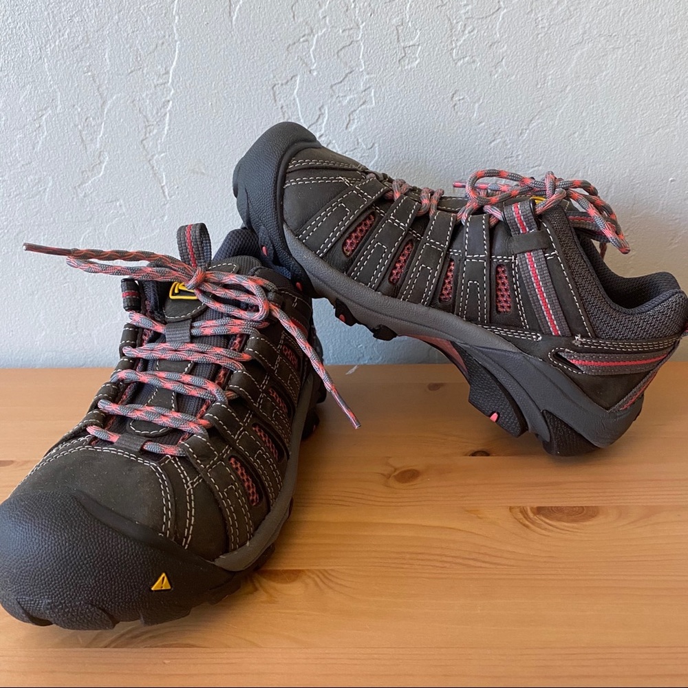 Keen flint low steel toe boots